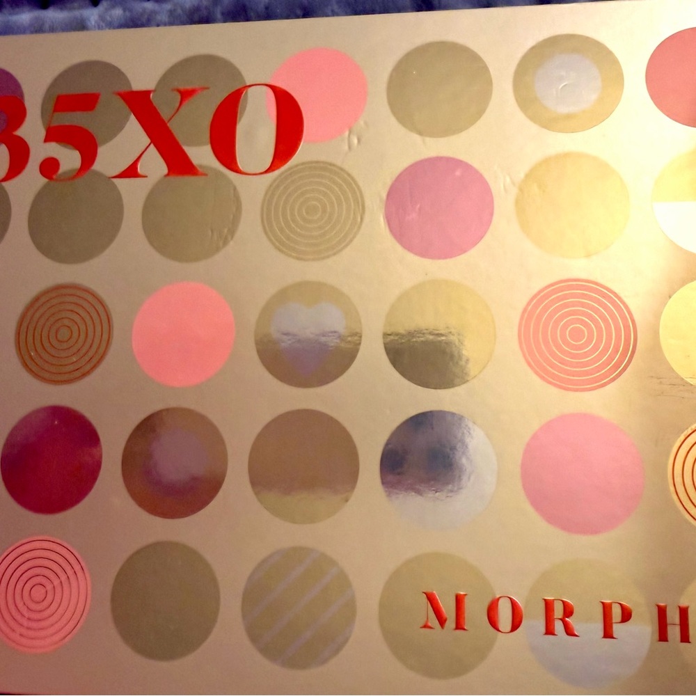 Morphe 35XO Palette with Gold and Pink Hues